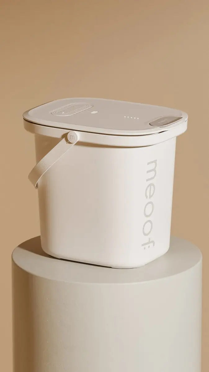 Smart Vacuum 13L Cream Pet Food Container-0